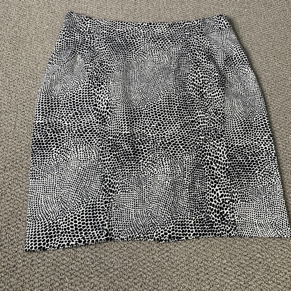 J. McLaughlin Womens Skier Size 10 Black White Animal Print Pencil Skirt Unlined